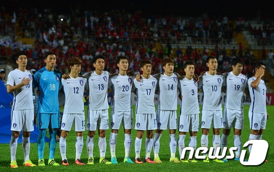 韩国队在对阵叙利亚队比赛中的首发阵容。
