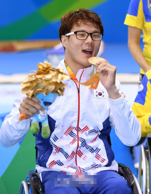 【里约残奥会】韩国选手赵基成夺男子50米自由泳冠军 荣膺“三冠王”