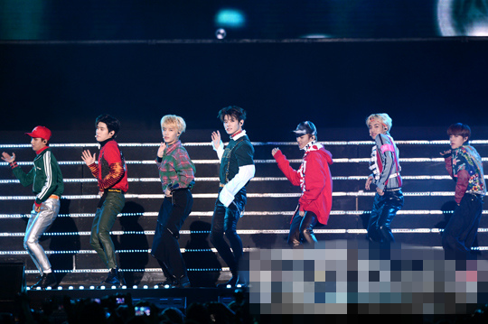 EXO、NCT齐亮相“亚洲音乐节” 张艺兴《what U need》舞台首次公开【组图】