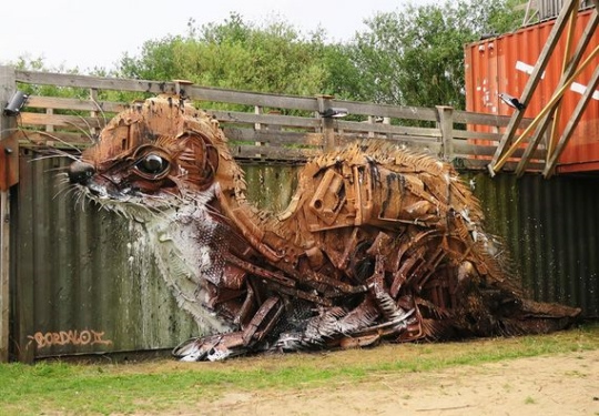 韩媒：艺术家回收垃圾制作动物雕像 创意十足发人深省【组图】