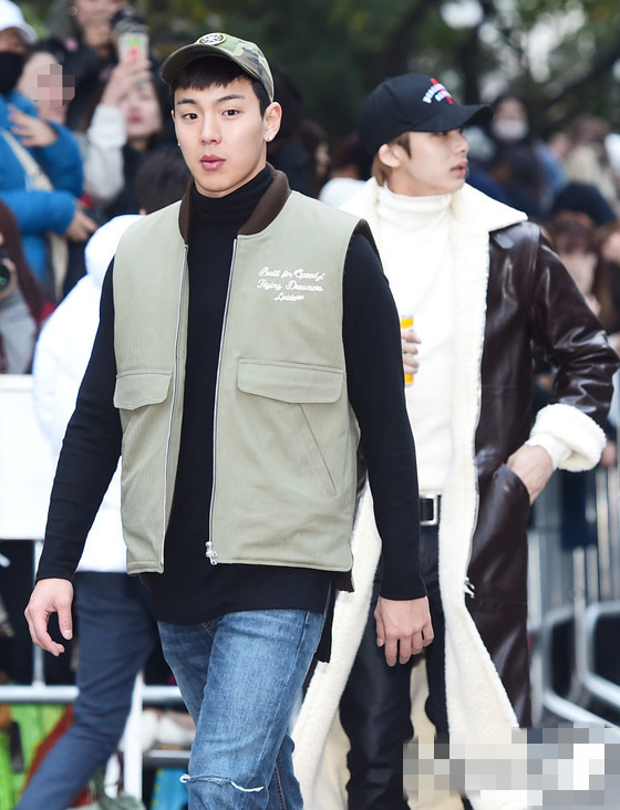 MONSTA X 