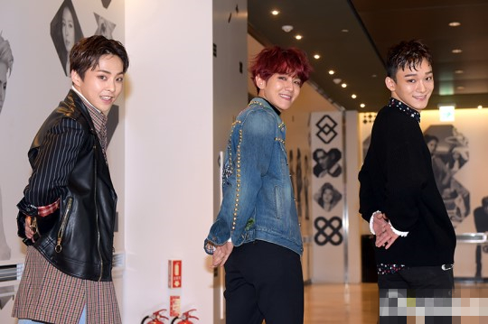 EXO-CBX《Hey Mama!》活動幕后花絮公開 伯賢再展搞怪本能【組圖】【15】