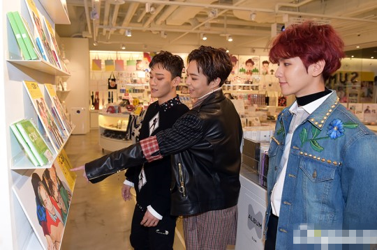 EXO-CBX《Hey Mama!》活動幕后花絮公開 伯賢再展搞怪本能【組圖】【17】