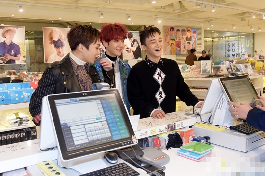 EXO-CBX《Hey Mama!》活動幕后花絮公開 伯賢再展搞怪本能【組圖】【20】