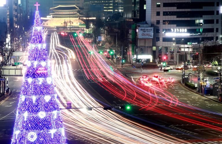 韓國首爾聖誕樹“亮燈” 營造濃厚節日氛圍【組圖】