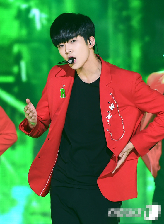 SF9