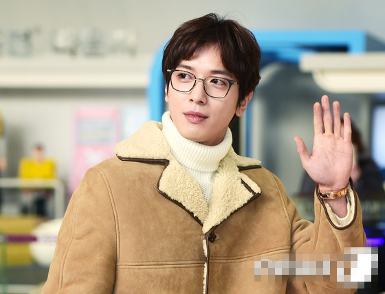 CNBlue֣�ݺͷ��ձ� �������մ���Ц��ů�ġ���ͼ����3��