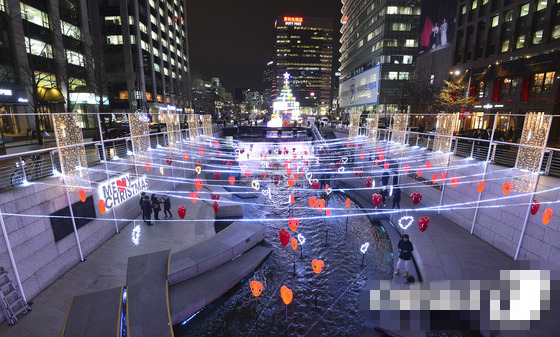 韓國：首爾清溪川張燈結彩迎聖誕【組圖】【9】
