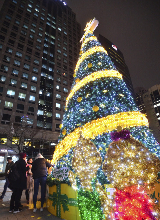 韓國：首爾清溪川張燈結彩迎聖誕【組圖】【2】