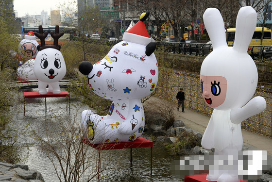 韓國：首爾清溪川張燈結彩迎聖誕【組圖】【6】