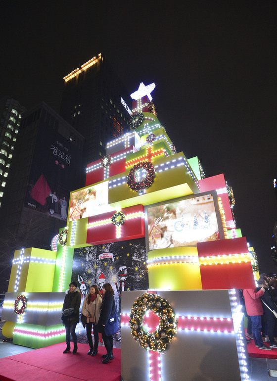韓國：首爾清溪川張燈結彩迎聖誕【組圖】【3】
