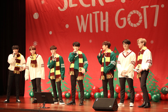 GOT7���˿�ȹ�����ʱ�� ���ζ������������ء���ͼ��