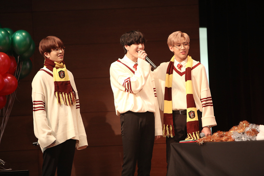GOT7���˿�ȹ�����ʱ�� ���ζ������������ء���ͼ����6��