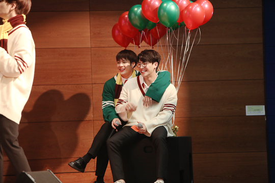 GOT7���˿�ȹ�����ʱ�� ���ζ������������ء���ͼ����16��