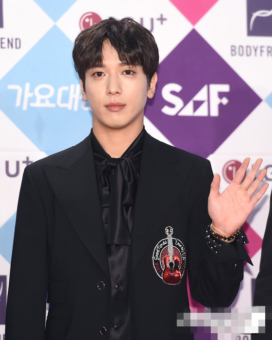 CNBlue ֣�ݺ�