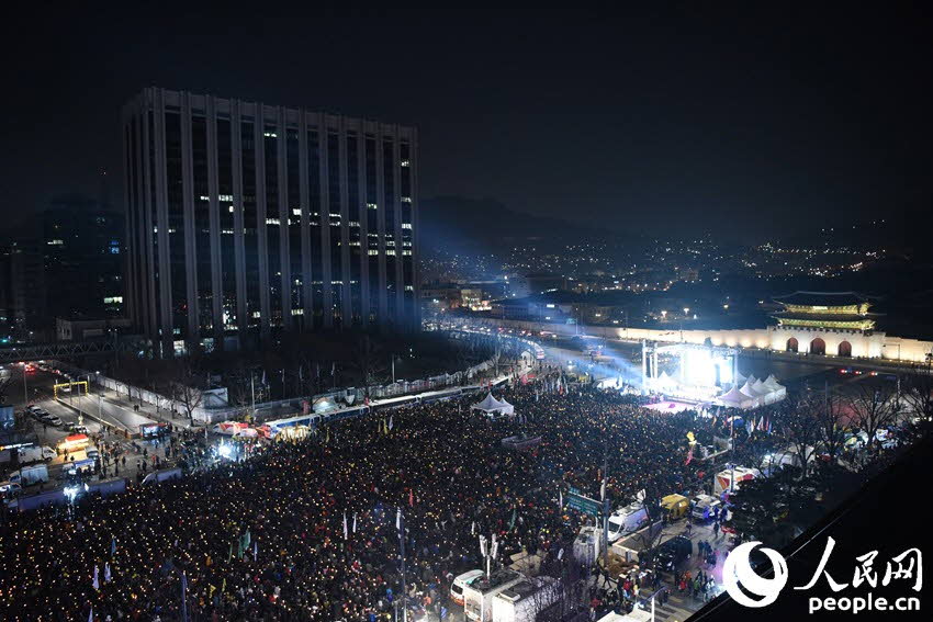 行2017年首次烛光集会 要求查明世越号真相--