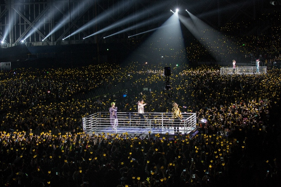 Bigbang首爾演唱會圓滿落幕 新舊歌曲齊上演現場沸騰【組圖】【12】