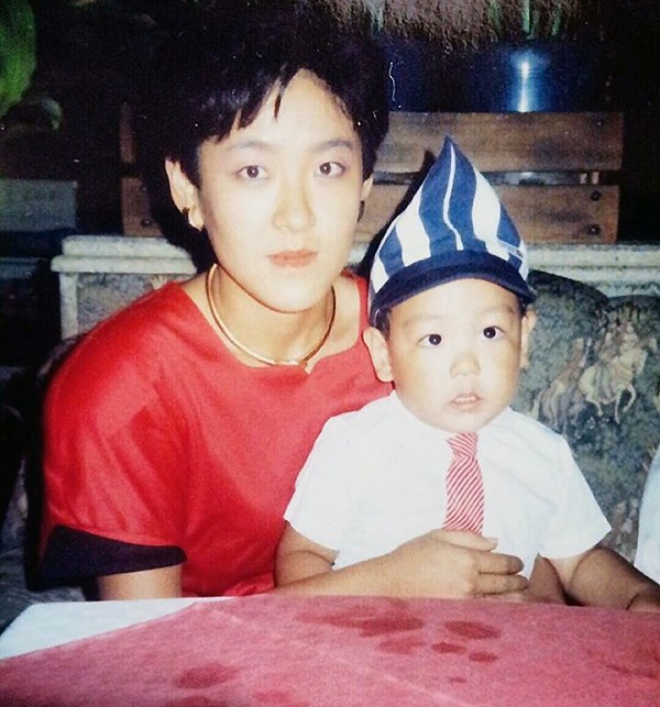 Bigbang成員TOP和媽媽