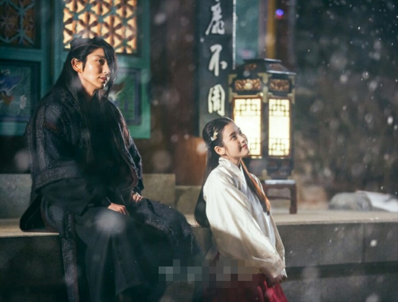 李准基 IU