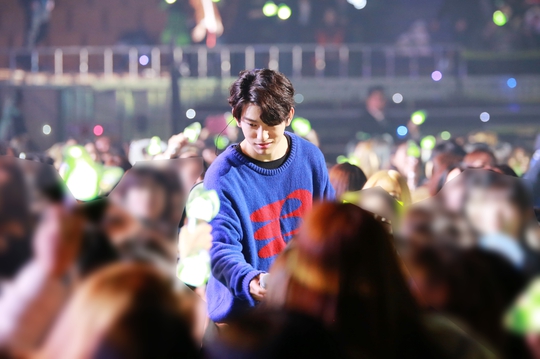 GOT7出道三周年見面會現場照大公開 王嘉爾朴珍榮穿玩偶服萌萌噠【組圖】【16】