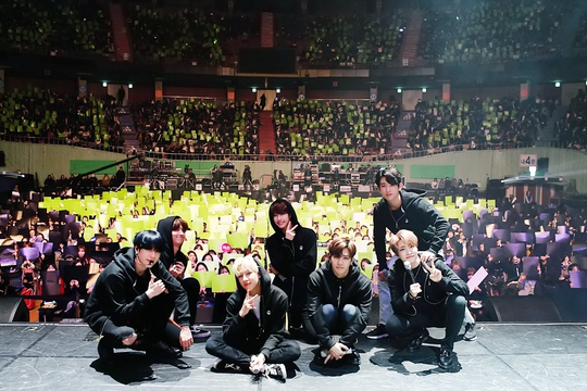 GOT7出道三周年見面會現場照大公開 王嘉爾朴珍榮穿玩偶服萌萌噠【組圖】【22】
