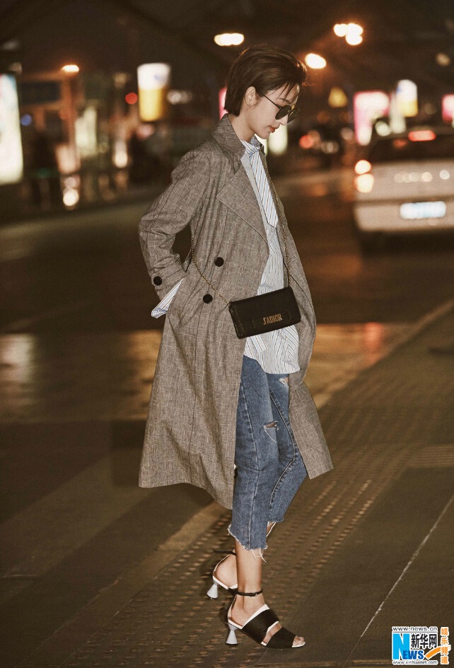 ��ٳ������������������� ��������Ц�ݡ���ͼ����2��