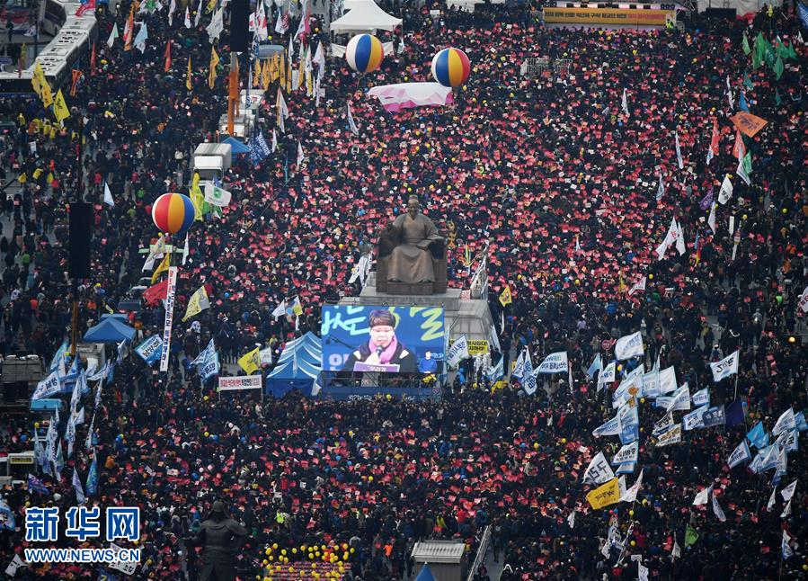 3月4日，在韓國首爾市中心，支持彈劾朴槿惠的“反朴”民眾參加集會。