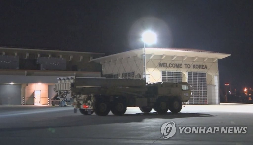 “薩德”系統部分裝備運抵韓國。