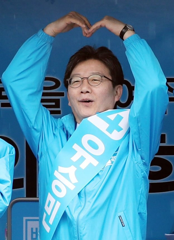 17日，韓國仁川，劉承旼號召市民為自己投票。