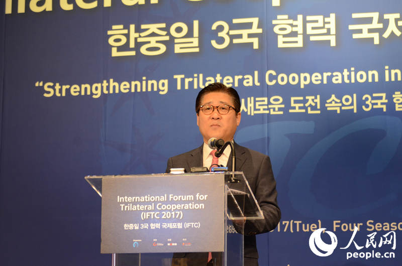 韩国外交部次官补（部长助理）李汀圭发表主旨演讲。周轩摄
