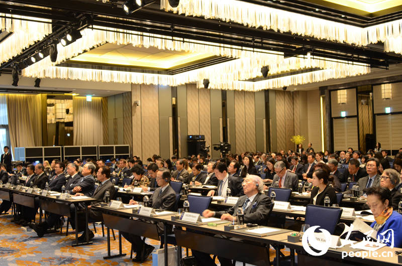 中日韩三国的官员、学者、媒体和商界人士共300余人参加了此次论坛。周轩摄