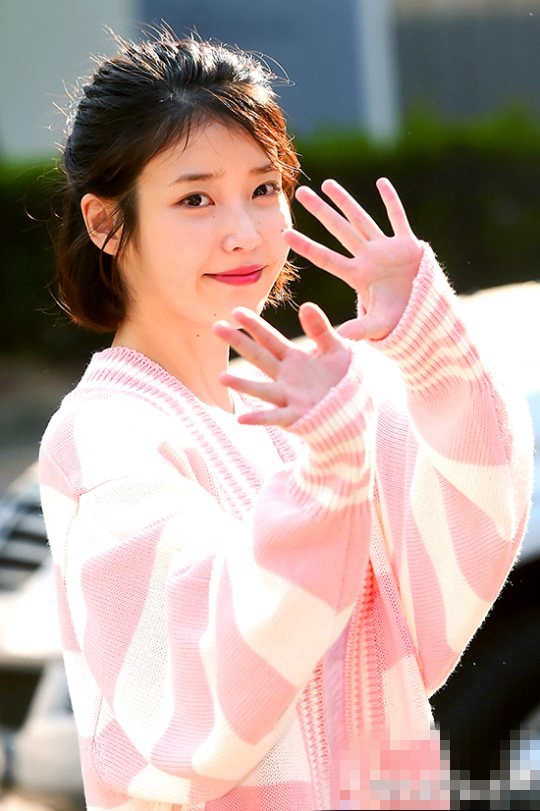 IU