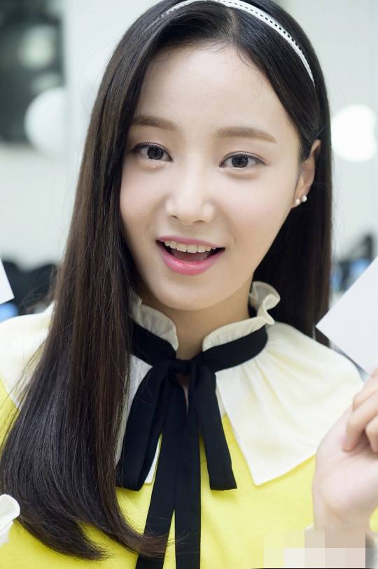 MOMOLAND成員YEONWOO