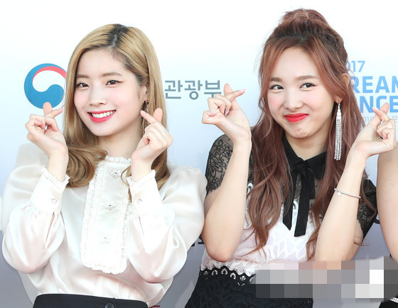 TWICE ����� ������