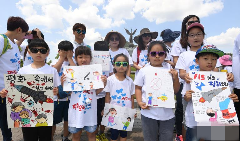 韓國兒童作畫送文在寅 呼吁取消部署“薩德”【組圖】【3】