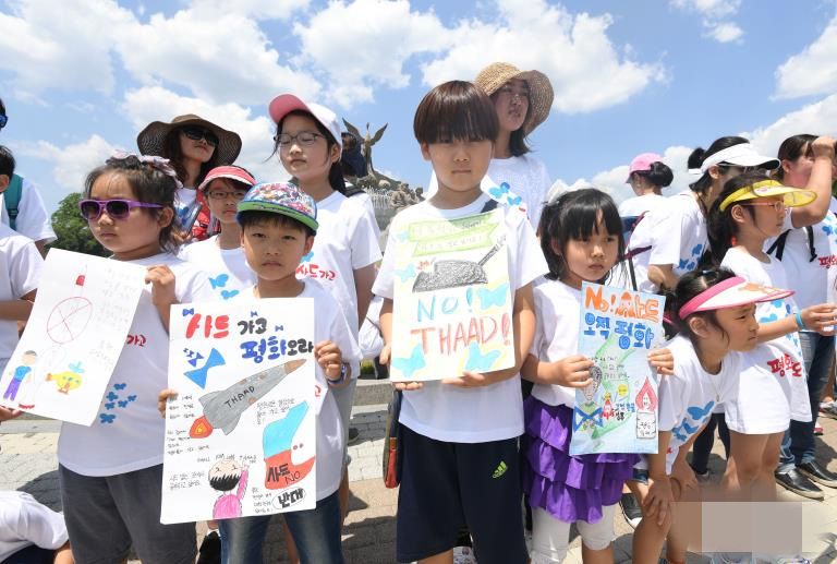 韓國兒童作畫送文在寅 呼吁取消部署“薩德”【組圖】
