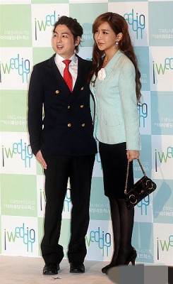 變性女星協議離婚結束10年婚姻 細數河莉秀Micky鄭昔日甜蜜撒糖照【組圖】【6】