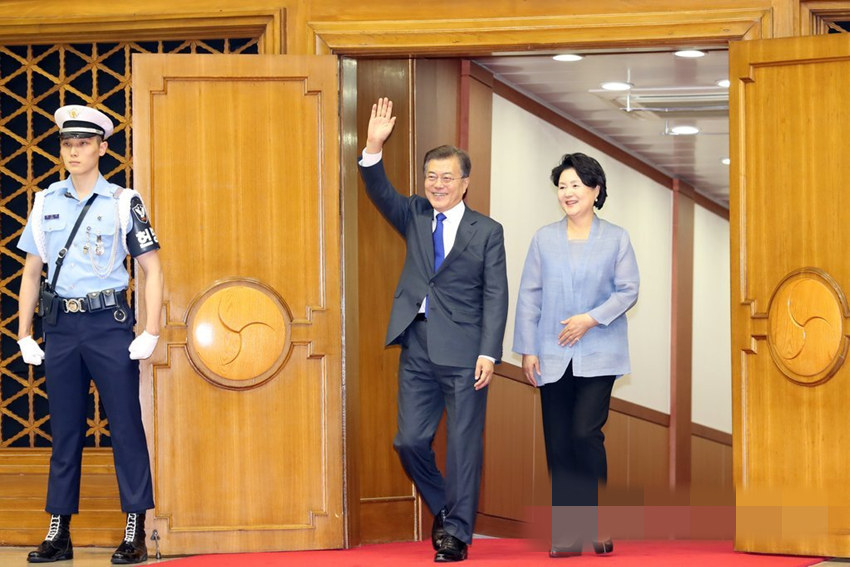 韓國總統文在寅結束為期五天的訪美之行，7月2日回到首爾。