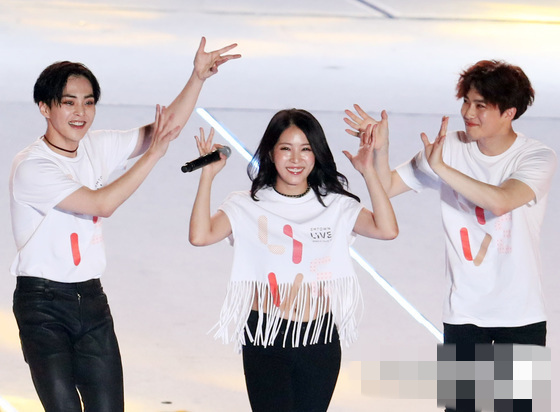 xiumin  suho