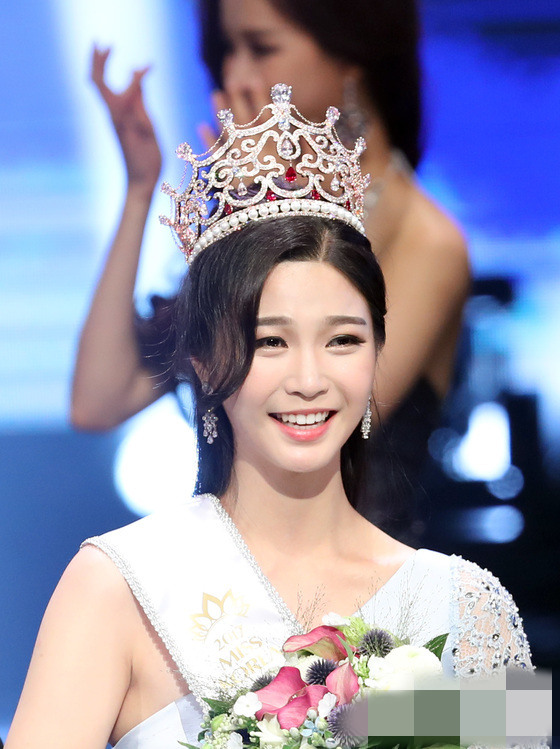 徐才瑗從多名參賽選手中脫穎而出，奪得了今年的韓國小姐冠軍。