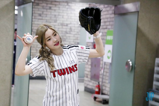 TWICEΪ Ļϰմ󹫿ͼ3