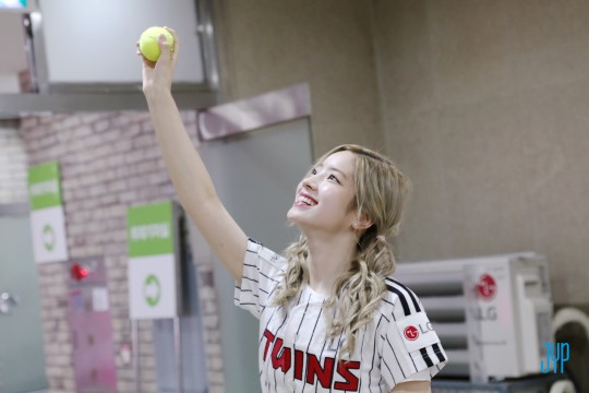 TWICEΪ Ļϰմ󹫿ͼ8