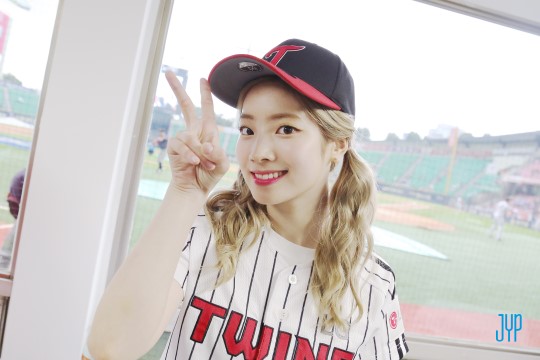 TWICEΪ Ļϰմ󹫿ͼ16