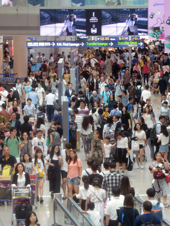 韓國進入夏季休假期 仁川機場迎出境游高峰【組圖】【6】