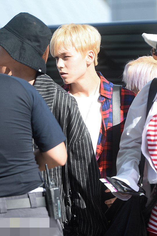 崔韓率（VERNON）