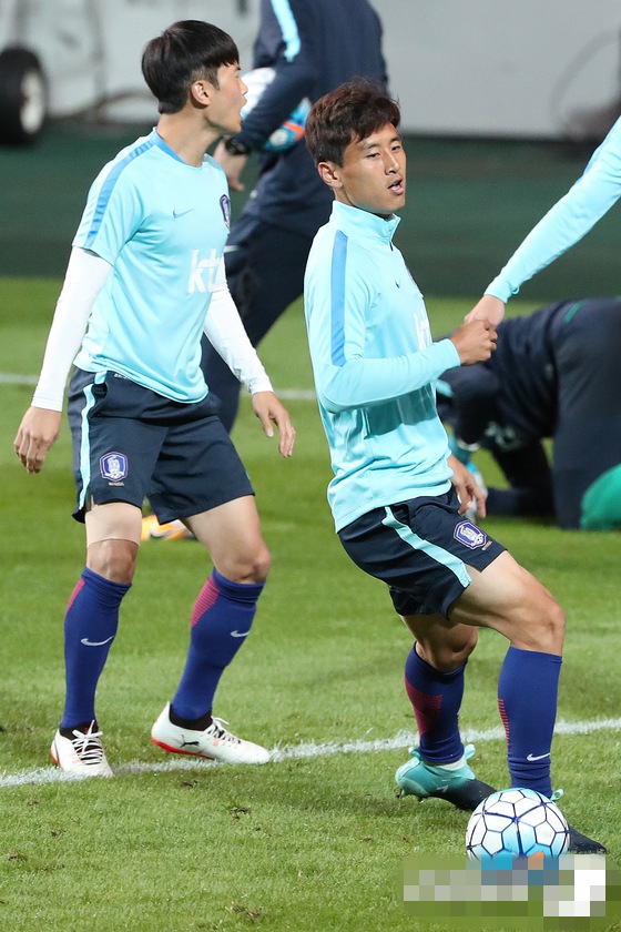 29日，韓國隊在首爾上岩世界杯體育場進行適應性訓練，全力備戰。
