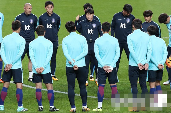 29日，韓國隊在首爾上岩世界杯體育場進行適應性訓練，全力備戰。