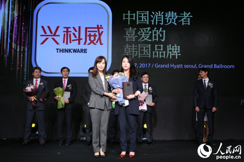 興科威獲“2017中國消費者喜愛的韓國品牌獎”。周軒攝