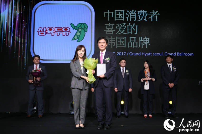 三育豆乳獲“2017中國消費者喜愛的韓國品牌獎”。周軒攝