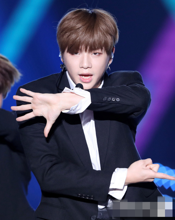 wannaone参加2017仁川kpop演唱会姜丹尼尔赖冠霖朴志训黄旼泫等动感